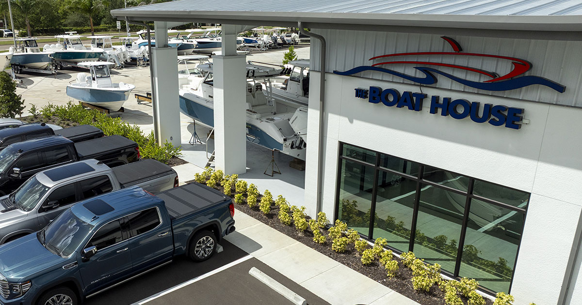 The Boat House Naples Florida - Exclusive Bennington Pontoon Dealer